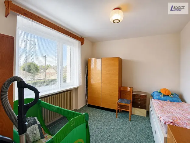 Pronájem atypického bytu, Klučenice, 300 m2