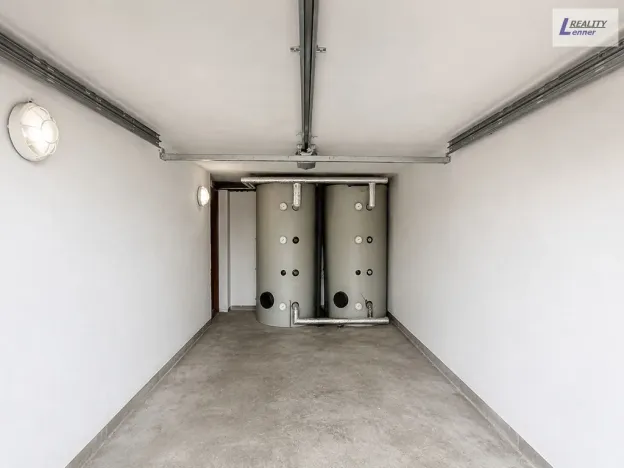 Pronájem atypického bytu, Klučenice, 300 m2