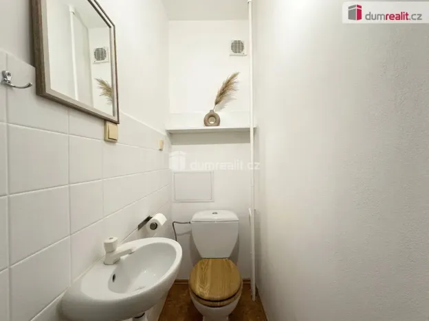 Prodej bytu 3+1, Valtice, nám. Svobody, 72 m2