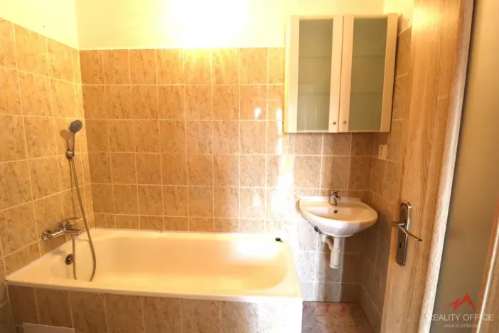 Pronájem bytu 2+1, Děčín - Děčín I-Děčín, Stavební, 58 m2