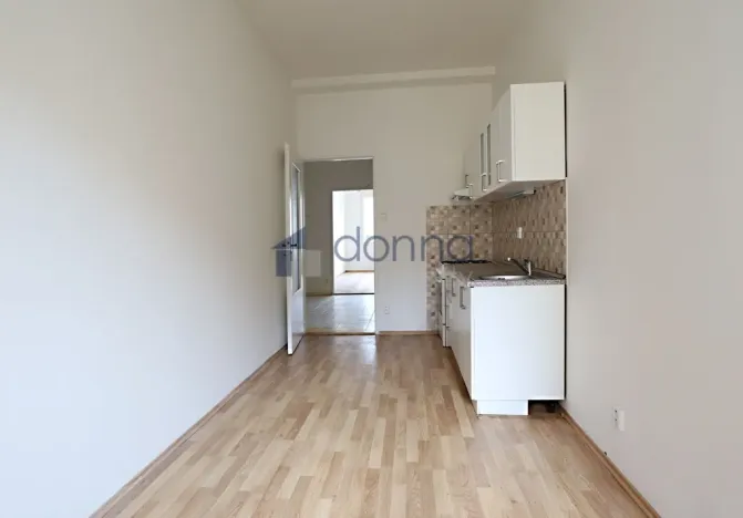 Pronájem bytu 1+1, Praha, Šrobárova, 42 m2
