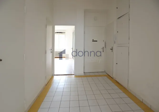 Pronájem bytu 1+1, Praha, Šrobárova, 42 m2