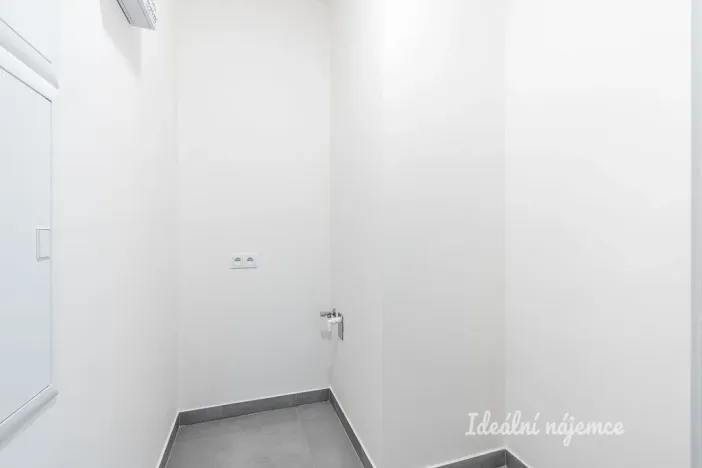 Pronájem bytu 3+kk, Praha - Háje, Sochorcova, 77 m2