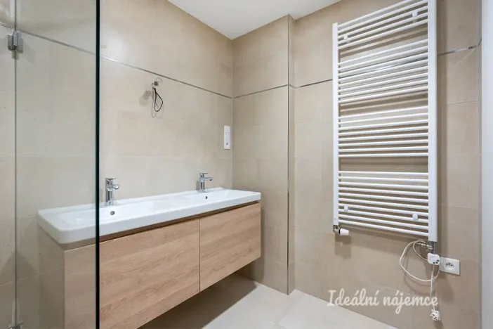 Pronájem bytu 3+kk, Praha - Háje, Sochorcova, 77 m2