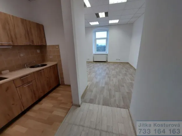 Pronájem bytu 2+kk, Krnov - Pod Cvilínem, Opavská, 46 m2