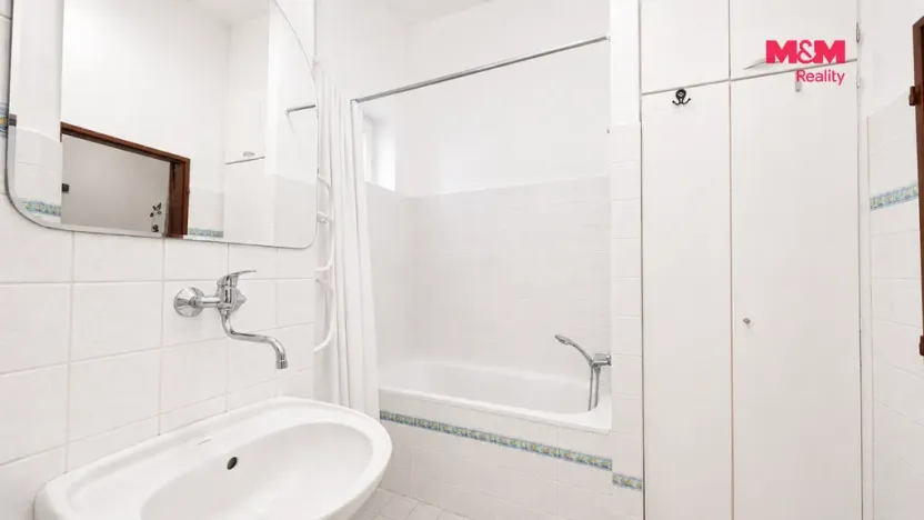 Prodej bytu 3+1, Praha - Vysočany, Podnádražní, 93 m2