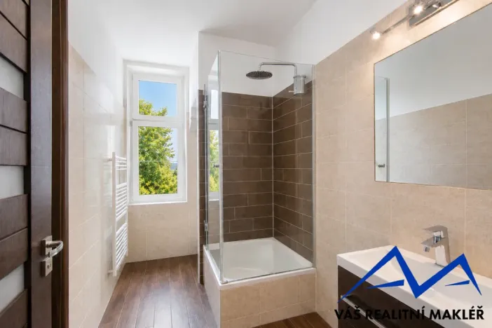 Prodej bytu 3+1, Ostrava, náměstí Msgre Šrámka, 93 m2