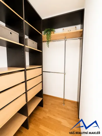 Prodej bytu 3+1, Ostrava, náměstí Msgre Šrámka, 93 m2
