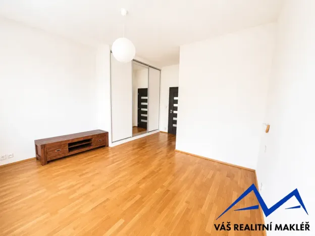 Prodej bytu 3+1, Ostrava, náměstí Msgre Šrámka, 93 m2