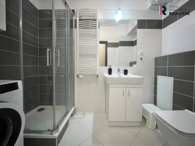 Pronájem bytu 1+kk, Praha - Dolní Měcholupy, Honzíkova, 27 m2