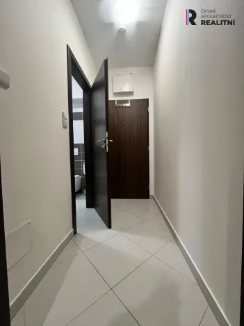 Pronájem bytu 1+kk, Praha - Dolní Měcholupy, Honzíkova, 27 m2