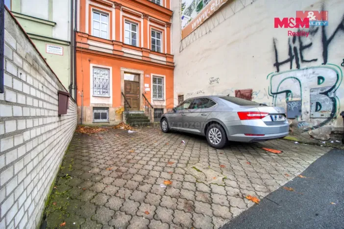 Pronájem obchodního prostoru, Plzeň, sady 5. května, 12 m2
