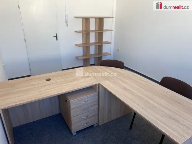 Pronájem obchodního prostoru, Břeclav, náměstí T. G. Masaryka, 15 m2