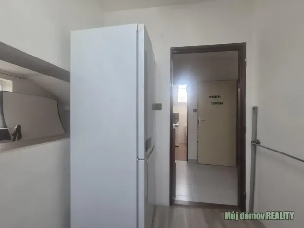 Pronájem bytu 1+1, Praha - Štěrboholy, Pod areálem, 45 m2