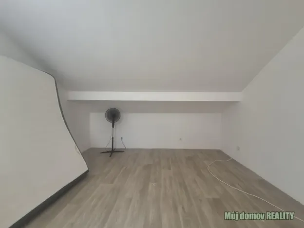 Pronájem bytu 1+1, Praha - Štěrboholy, Pod areálem, 45 m2