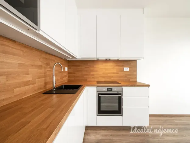 Pronájem bytu 2+kk, Praha - Kbely, Sedlářova, 50 m2
