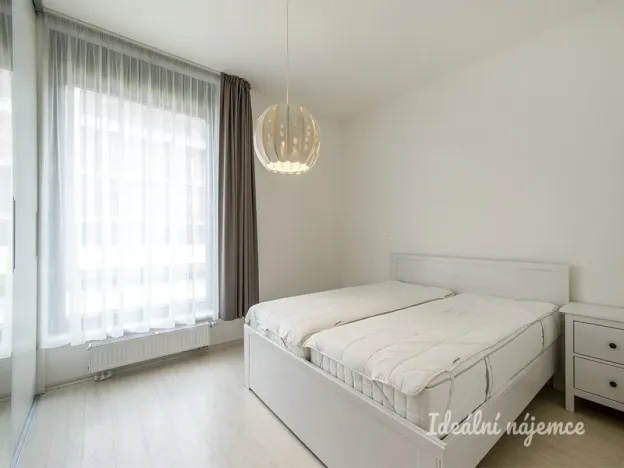 Pronájem bytu 3+kk, Praha - Prosek, Žitenická, 68 m2