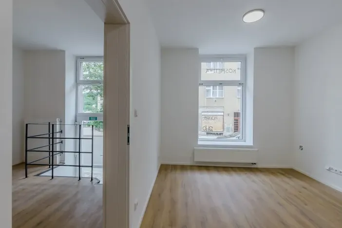 Pronájem bytu 2+kk, Praha - Košíře, Fabiánova, 37 m2