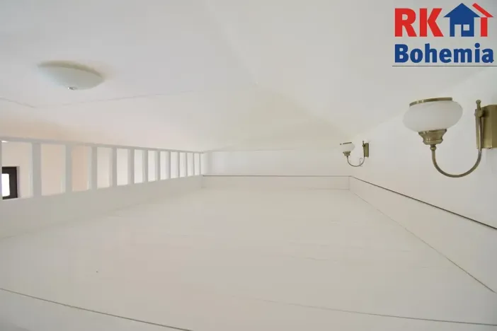 Pronájem bytu 1+kk, Praha - Břevnov, Na Petynce, 29 m2