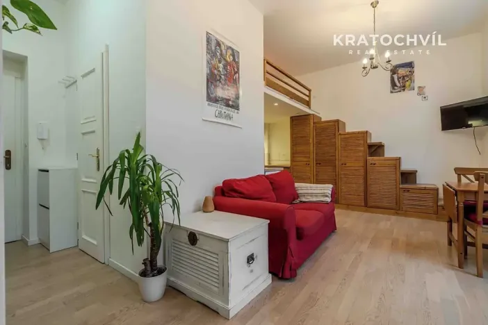 Pronájem bytu 1+kk, Praha - Bubeneč, Korunovační, 32 m2