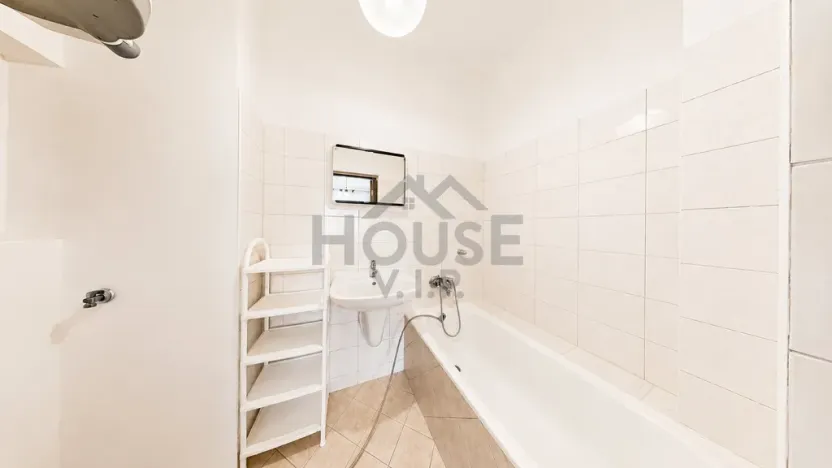 Prodej bytu 2+kk, Praha - Břevnov, Za Strahovem, 50 m2