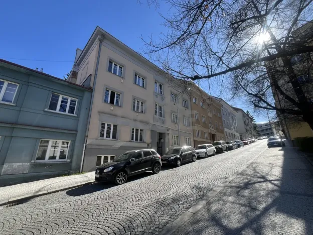 Prodej bytu 2+kk, Praha - Břevnov, Za Strahovem, 50 m2