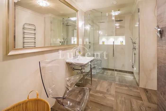 Prodej bytu 3+kk, Karlovy Vary, Vřídelní, 238 m2