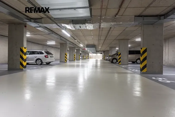 Pronájem bytu 2+kk, Praha - Hlubočepy, Divíškové, 3578 m2