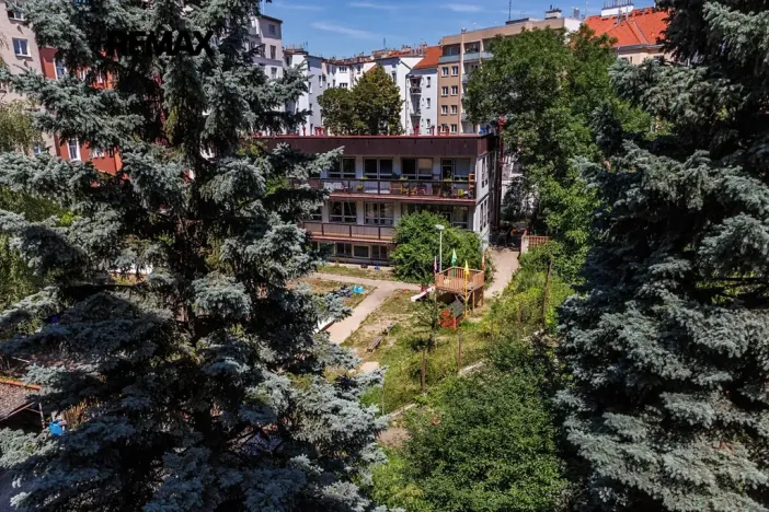 Pronájem bytu 2+kk, Praha - Holešovice, U průhonu, 44 m2