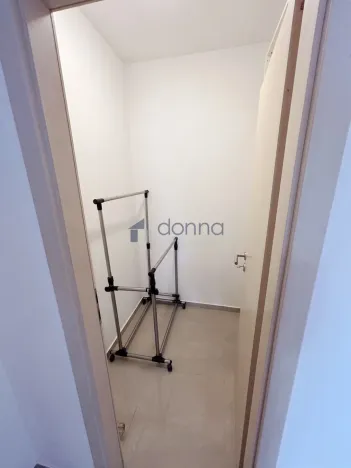 Pronájem bytu 1+kk, Praha, U Hostavického potoka, 36 m2