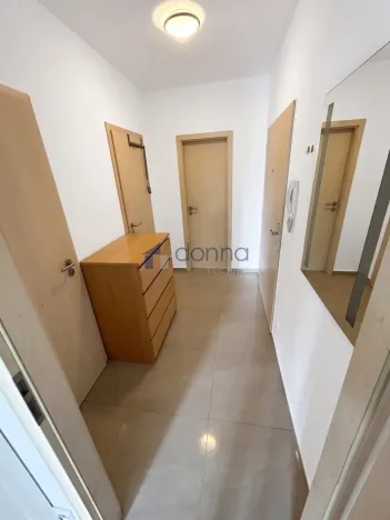 Pronájem bytu 1+kk, Praha, U Hostavického potoka, 36 m2