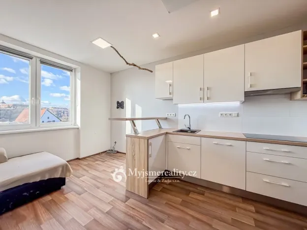 Pronájem bytu 2+kk, Znojmo, Jugoslávská, 40 m2