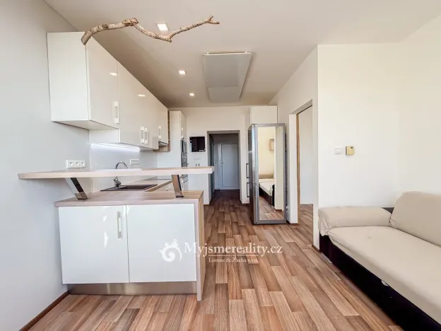 Pronájem bytu 2+kk, Znojmo, Jugoslávská, 40 m2