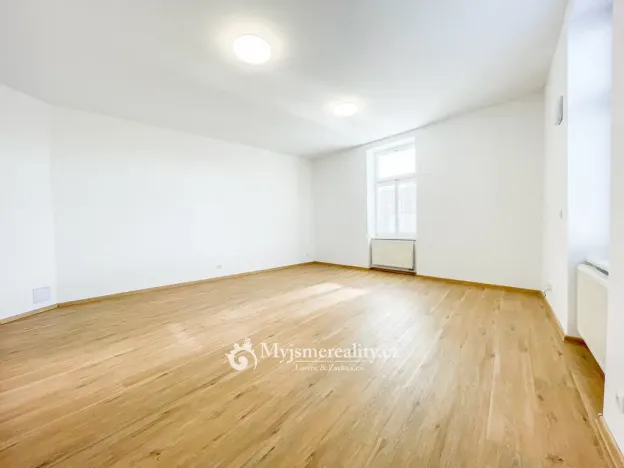 Pronájem bytu 2+kk, Znojmo, Mariánské náměstí, 60 m2