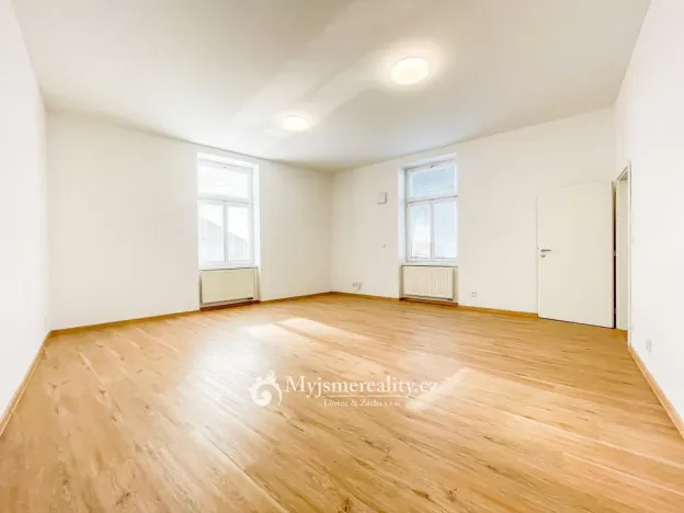 Pronájem bytu 2+kk, Znojmo, Mariánské náměstí, 60 m2