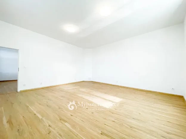 Pronájem bytu 2+kk, Znojmo, Mariánské náměstí, 60 m2