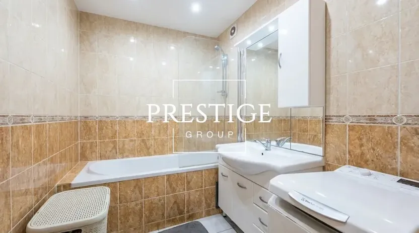 Pronájem bytu 2+1, Praha - Kobylisy, Famfulíkova, 60 m2