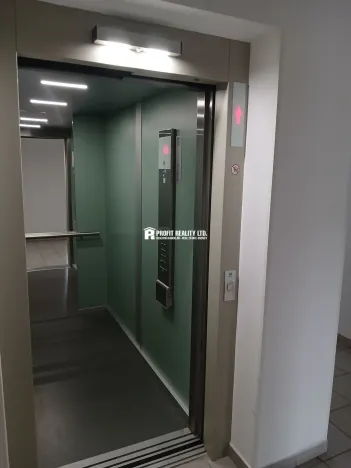 Prodej bytu 1+kk, Praha - Háje, Matúškova, 32 m2