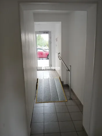 Prodej bytu 1+kk, Praha - Háje, Matúškova, 32 m2