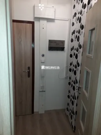 Prodej bytu 1+kk, Praha - Háje, Matúškova, 32 m2