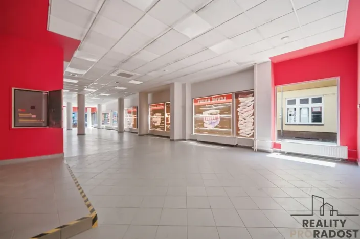 Pronájem obchodního prostoru, Pardubice - Zelené Předměstí, 17. listopadu, 250 m2