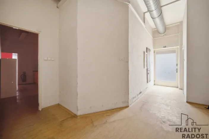 Pronájem obchodního prostoru, Pardubice - Zelené Předměstí, 17. listopadu, 250 m2