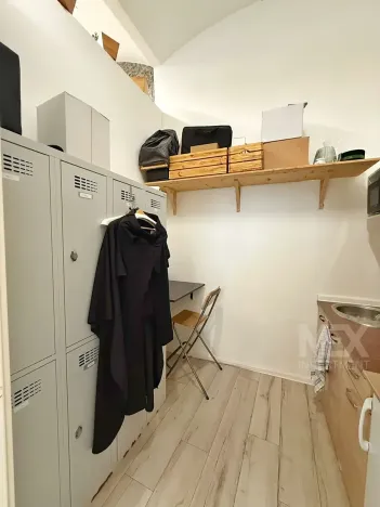 Pronájem obchodního prostoru, Praha - Žižkov, Husitská, 89 m2