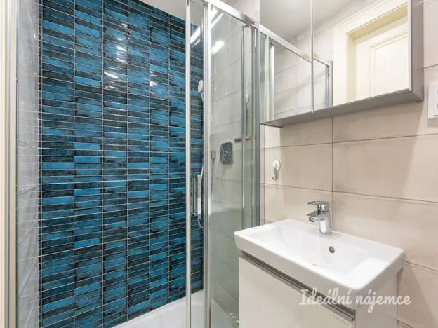 Pronájem bytu 1+kk, Praha - Vršovice, Černomořská, 51 m2