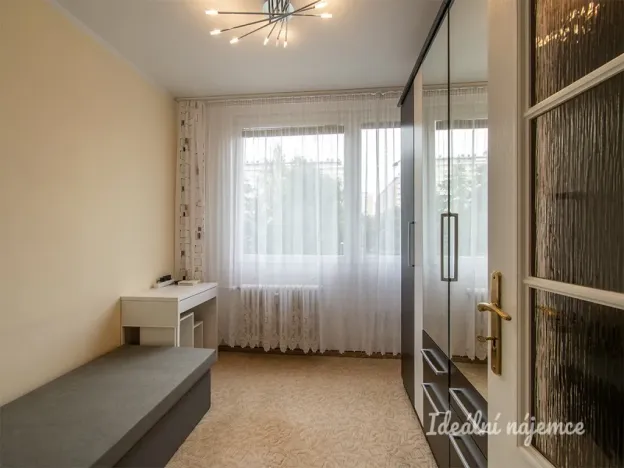 Pronájem bytu 3+1, Praha - Kobylisy, Taussigova, 60 m2