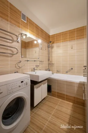 Pronájem bytu 3+1, Praha - Kobylisy, Taussigova, 60 m2