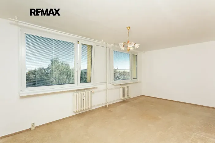 Pronájem bytu 1+1, Praha - Kobylisy, Jelínkova, 33 m2