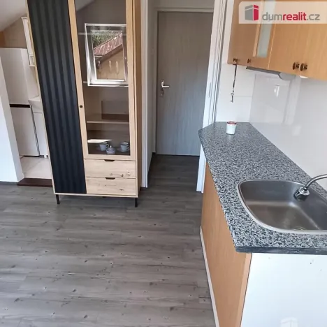 Pronájem bytu 1+kk, Benešov nad Ploučnicí, Nádražní, 18 m2