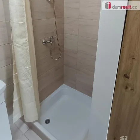Pronájem bytu 1+kk, Benešov nad Ploučnicí, Nádražní, 18 m2