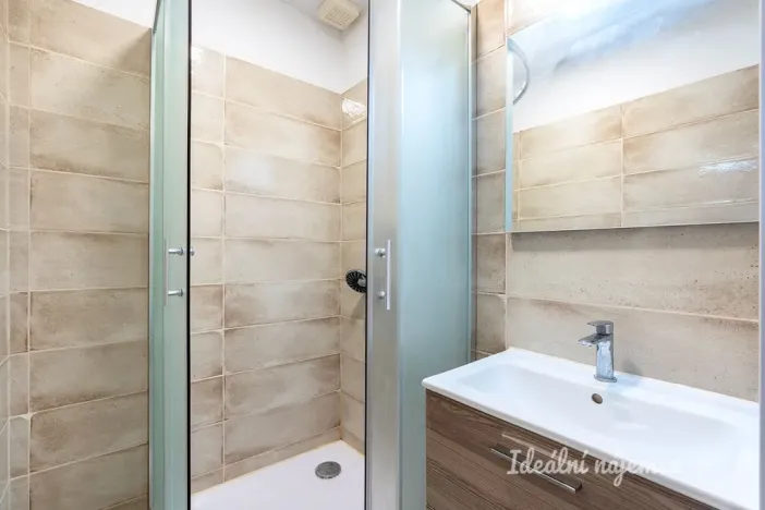 Pronájem bytu 2+kk, Praha, Jablonecká, 40 m2